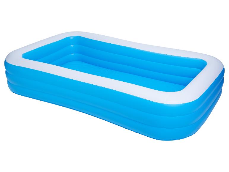 Blauw en wit opblaasbaar rechthoekig zwembad voor de zomer.