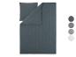 Donkergrijs gestreept dekbedovertrekset met kussen en kleurstalen.
