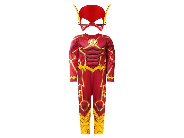 Rood superheldenkostuum en masker met geel blikseminslagmotief.