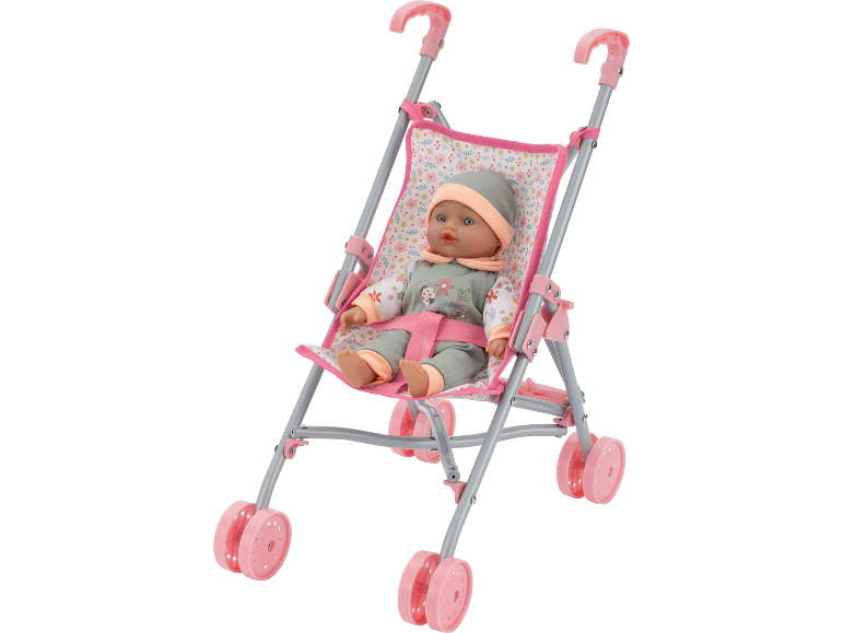 Roze poppenwagen met een pop erin.
