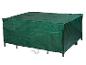 Groene beschermhoes voor tuinmeubelen.