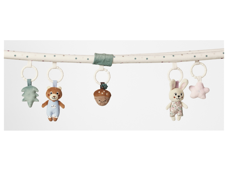 Baby speelgoedhanger met een beer, eekhoorn en egeltje.