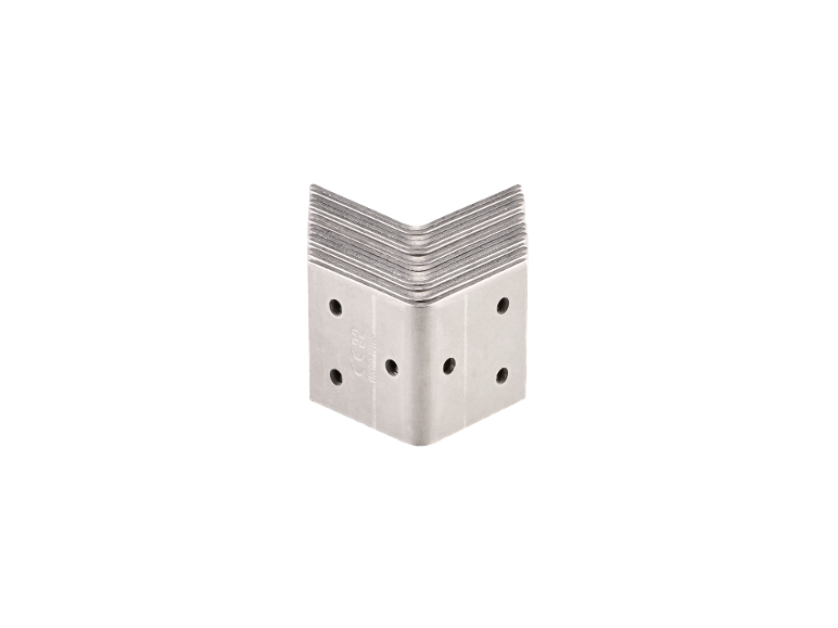 Stapel metalen hoekbeugels met gaten.