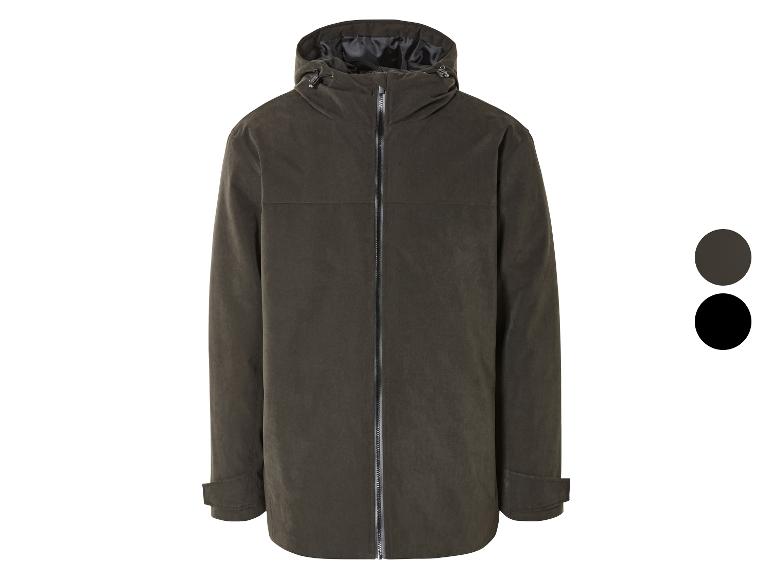 Groene jas met capuchon en ritssluiting.