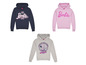Drie Barbie hoodies met verschillende designs.