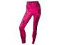 Fuchsia-kleurige leggings met een geometrisch patroon.
