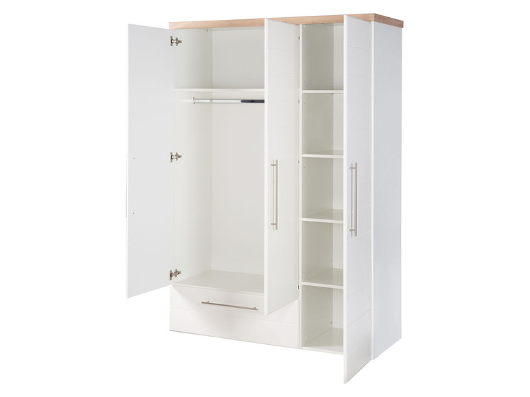 Een witte kledingkast met open deuren, planken en een lade.