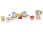 Houten speelgoed theeservies met kopjes, desserts en dienblad