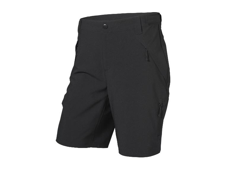 Zwarte herenshorts met ritsen en een knoop, schuin van voren gezien.