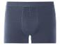 Een paar blauwe boxershorts.