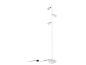 Witte vloerlamp met drie verstelbare spots en houten accenten