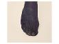 Voet in donkerblauwe panty, close-up