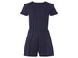 Een donkerblauwe jumpsuit met korte mouwen.