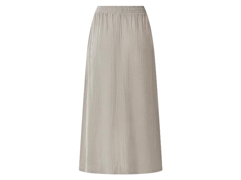 Lange, beige rok met elastische taille en gekreukelde textuur.