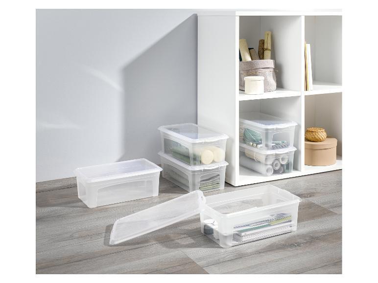 Stapelbare, transparante opbergboxen met deksels.