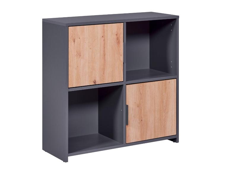Modern kast met houten deuren.