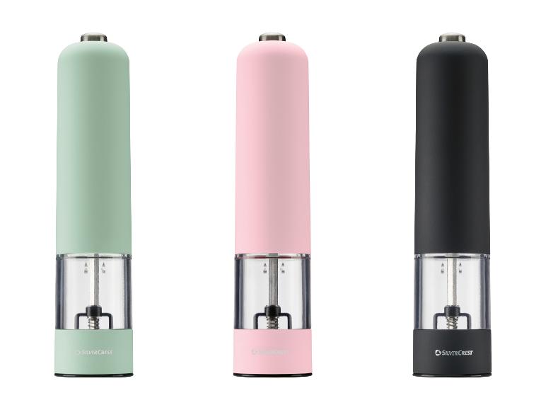 Drie elektrische kruidenmolens in mintgroen, roze en zwart.