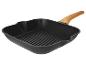 Zwarte vierkante grillpan met houten handvat.