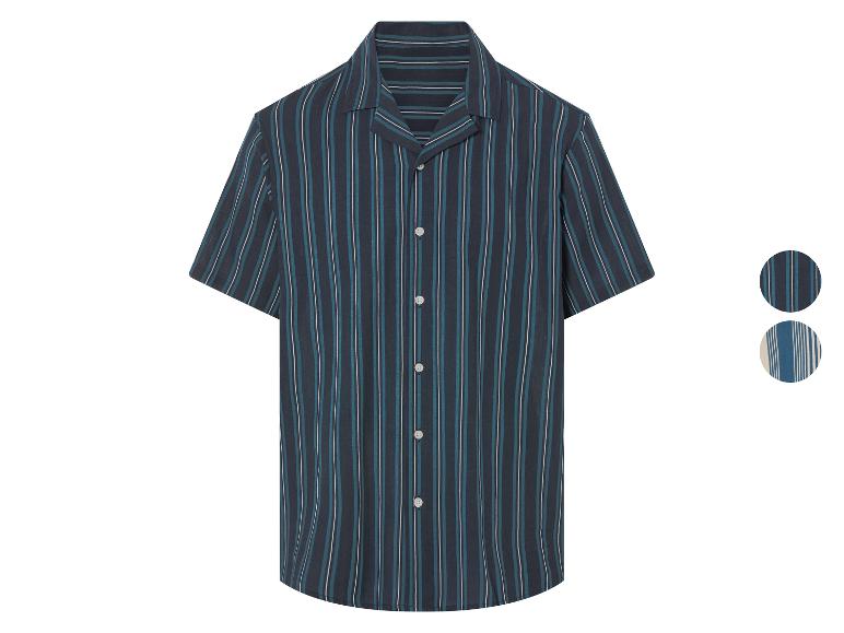 Donkerblauw-turkoois gestreept overhemd met korte mouwen.