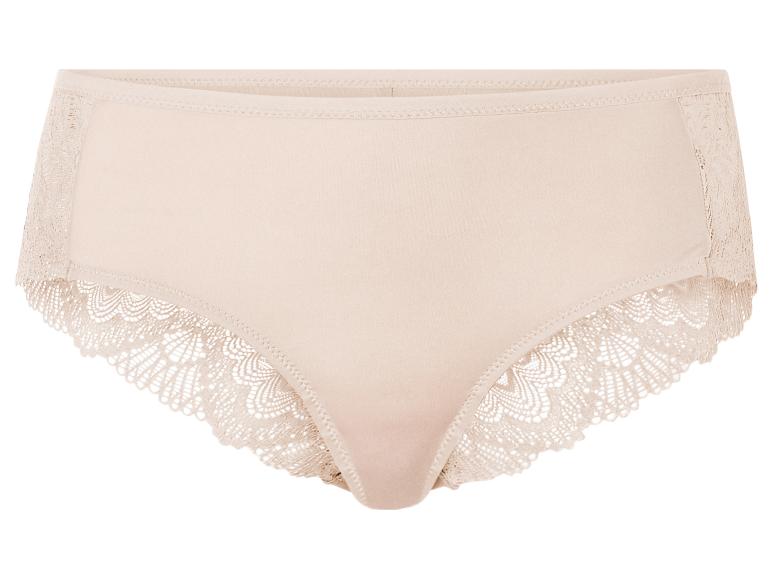 Een beige onderbroek met kant.