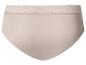 Beige damesonderbroek met kanten details in de taille.