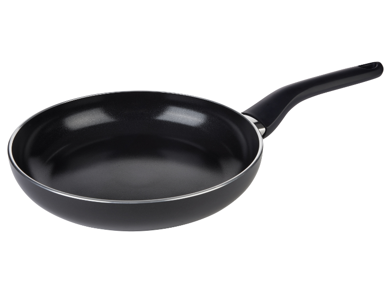 Een zwarte koekenpan met een zwarte steel.