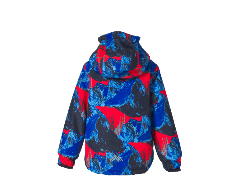 Kinder ski-jas met blauw, rood en zwart berg- en bospatroon, achteraanzicht.