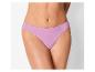 Lila bikini onderbroek.