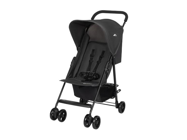 Zwarte kinderwagen met zonnekap en veiligheidsgordels, op een witte achtergrond.