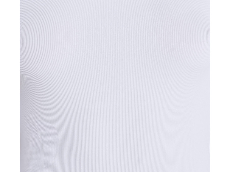Witte geribbelde stof.
