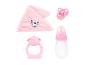 Roze baby set met beer: deken, speen, fles en rammelaar.
