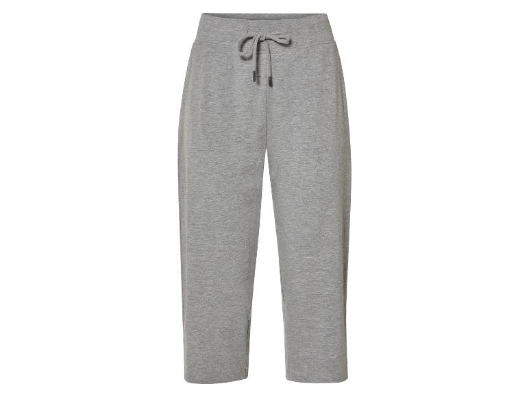 Grijze joggingbroek, wijde pasvorm.