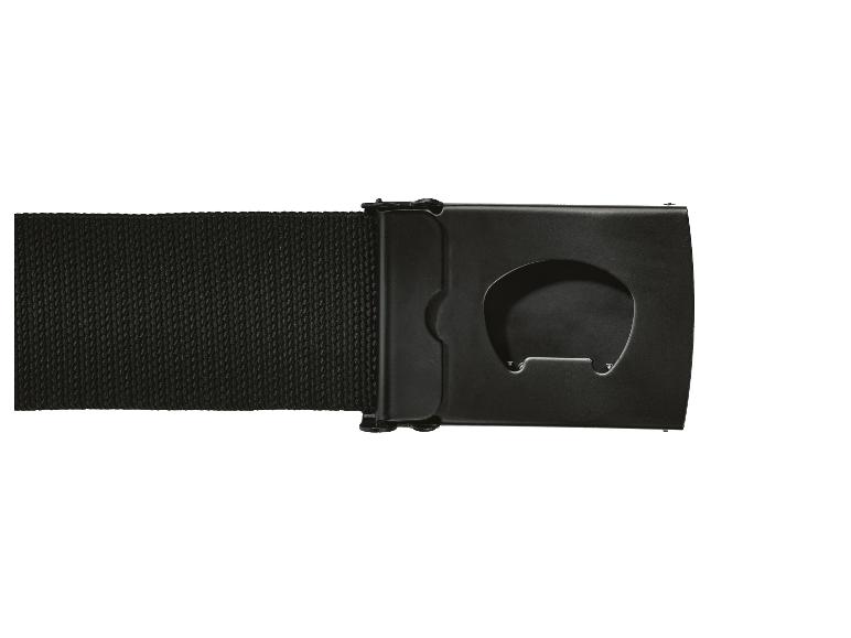 Zwarte stoffen riem met een zwarte metalen gesp en geïntegreerde flesopener.