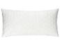 Een wit, gewatteerd rechthoekig kussen.