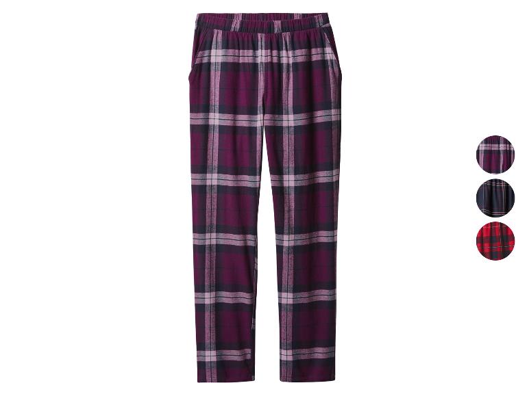 Geruite pyjamabroek in paars, blauw en rood.