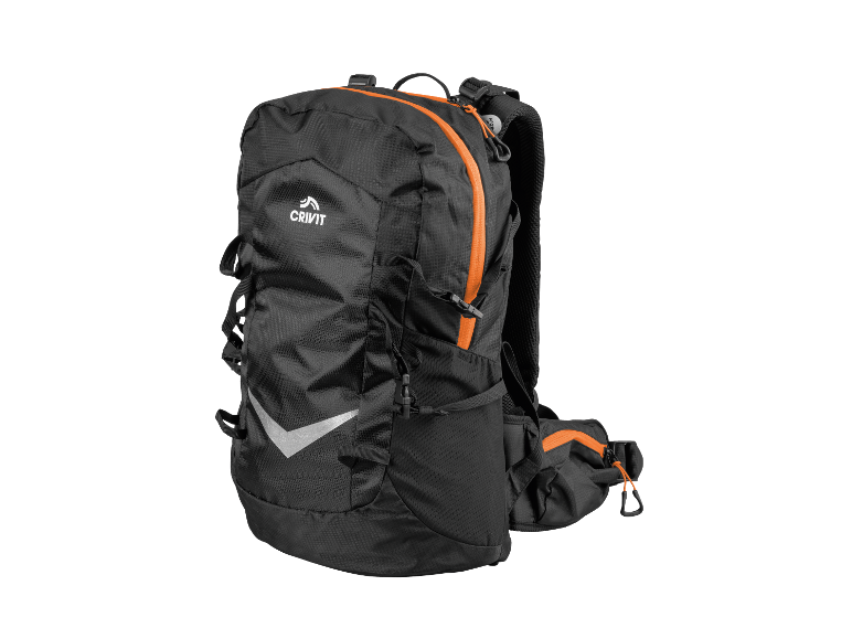 Zwarte Crivit rugzak met oranje details.