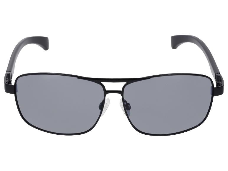 Aviator zonnebril met zwart montuur en grijze glazen.