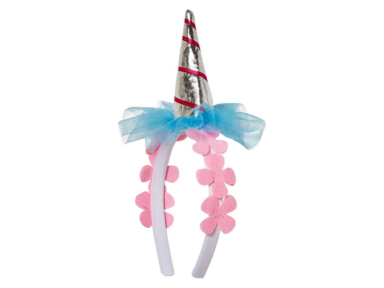 Een zilveren eenhoornhoorn met roze bloemen op een haarband.