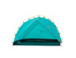 Een turquoise Grand Canyon tent met gele stokken