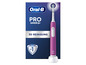 Een roze Oral-B Pro Junior 6+ elektrische tandenborstel met een oplader.