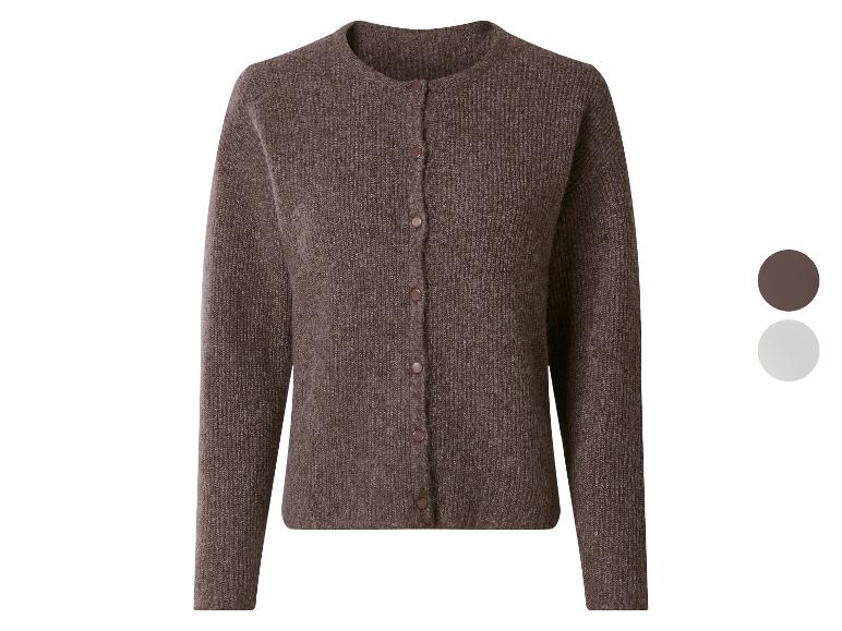 Bruin damesvest met knopen, met kleurstalen ernaast