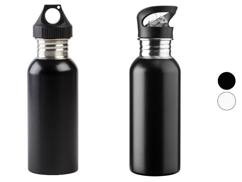 Twee zwarte metalen drinkflessen; één met handvat, één met tuit.