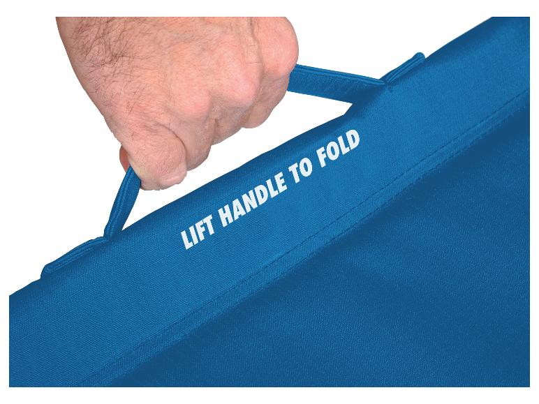 Een blauwe handgreep met de tekst 'Lift Handle to Fold'.