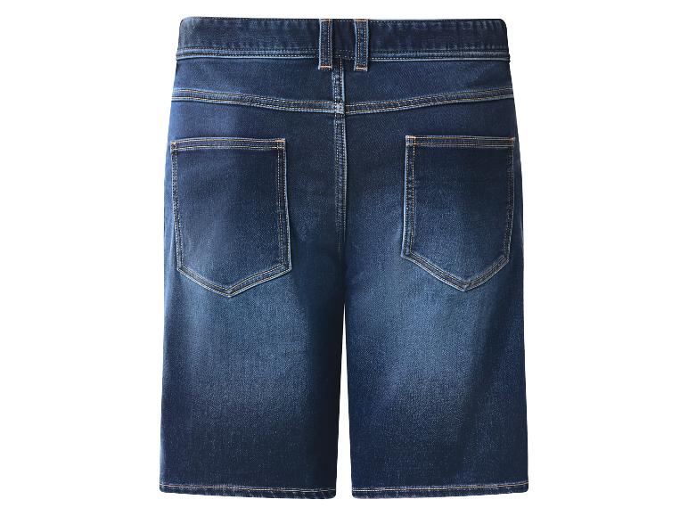 Donkerblauwe denim shorts met zichtbare achterzakken en riemlussen.