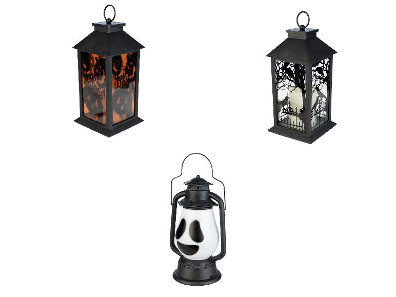 Drie decoratieve Halloween-thema lantaarns.
