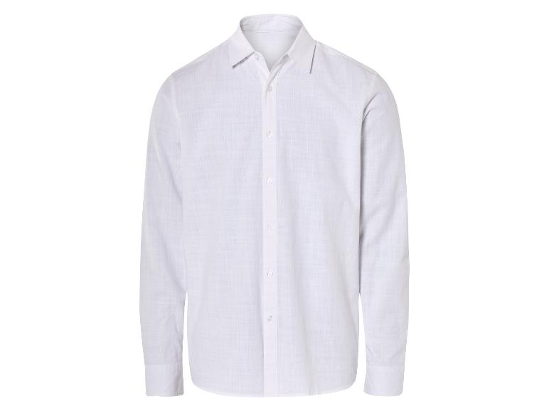 Wit linnen overhemd met lange mouwen.