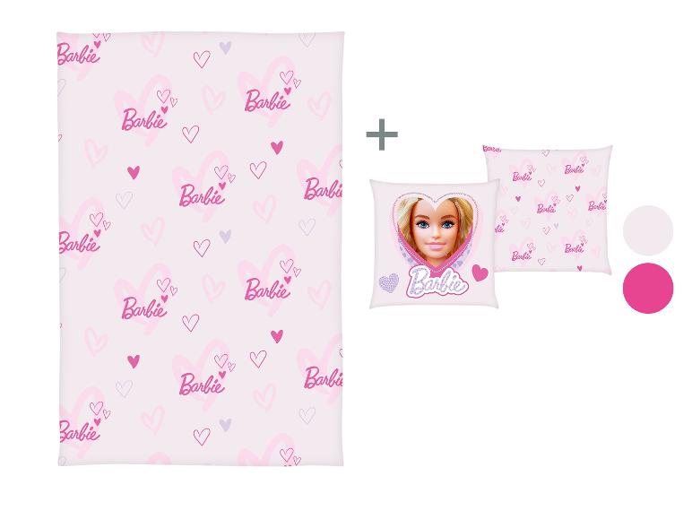 Barbie dekbedovertrekset met roze harten en een kussen met Barbie's gezicht.