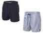 Donkerblauwe zwemshorts en wit-blauwe gestreepte zwemshorts.