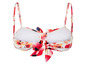 Een witte bikini met rode bloemenprint en strikjes.