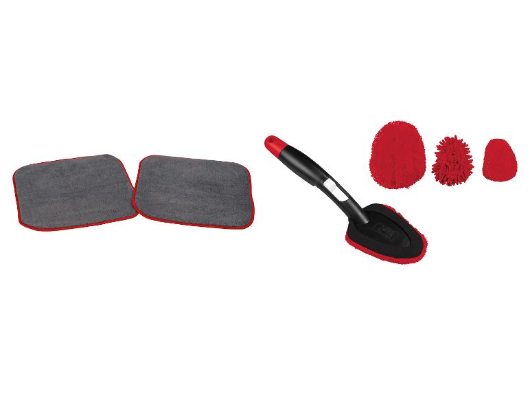 Ultimate Speed autoreinigingsset met twee grijze microvezeldoeken en een rode borstel